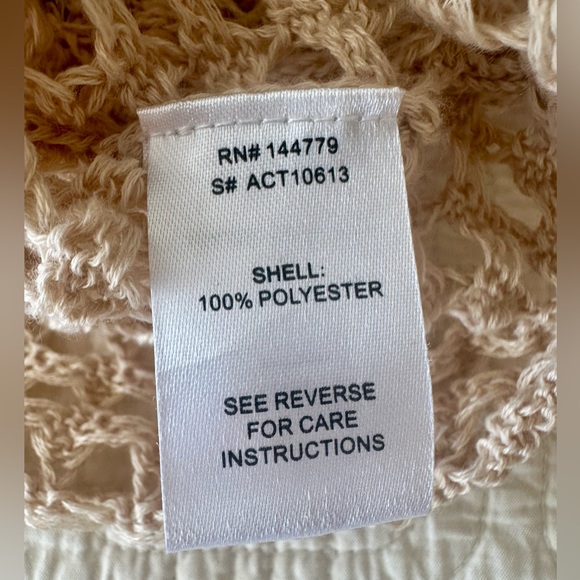 Vici Cream/Tan Crochet Crop Top - size S - Picture 7 of 8